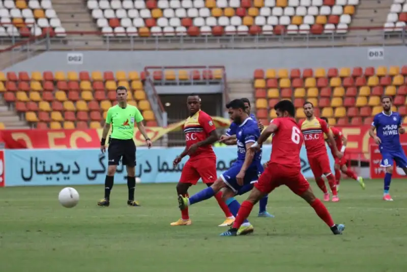 برتری سه بر صفر فولاد خوزستان برابر گل گهر سیرجان