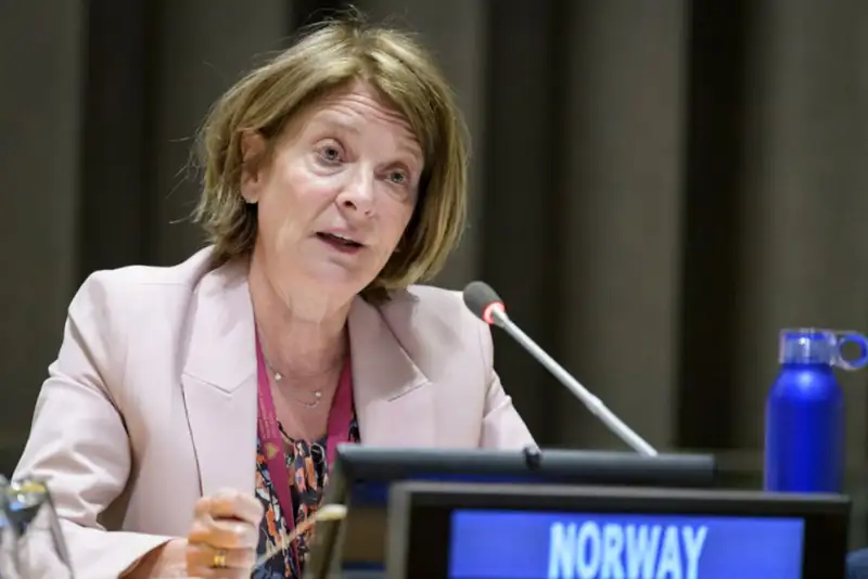 سفیر نروژ به‌دلیل ارتباط با پرونده اپستین استعفا داد