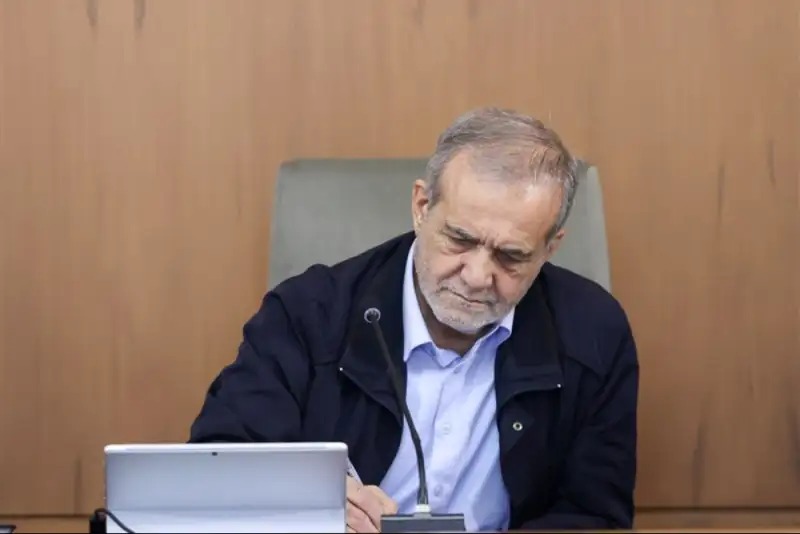 تبریک پزشکیان به تیم‌های ملی کشتی فرنگی و آزاد