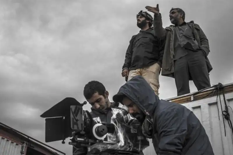 سینما به احترام مقاومت مردم، ایستاده فیلم گرفت