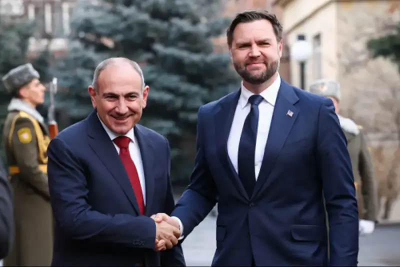 ونس: در مذاکرات با ایران هیچ خط قرمزی وجود ندارد