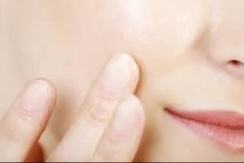 چه خوراکی‌هایی برای شادابی و درخشندگی پوست مفید هستند؟