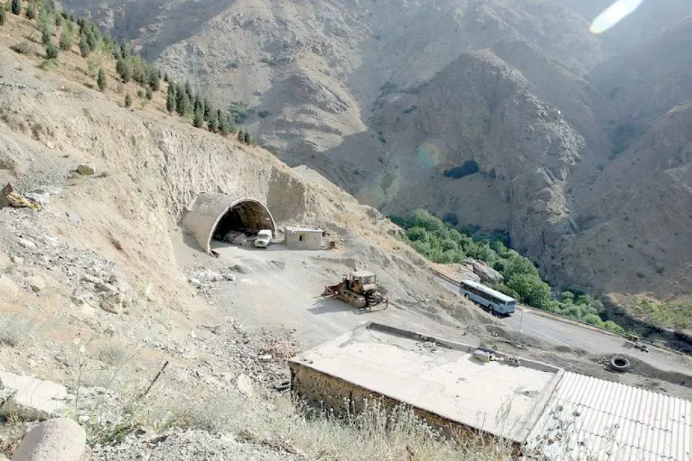 تکمیل قطعه سوم آزادراه تهران - شمال چقدر بودجه نیاز دارد؟