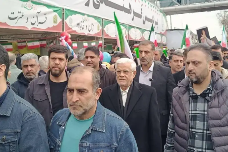 عارف: خدمتگزاری به مردم افتخار است