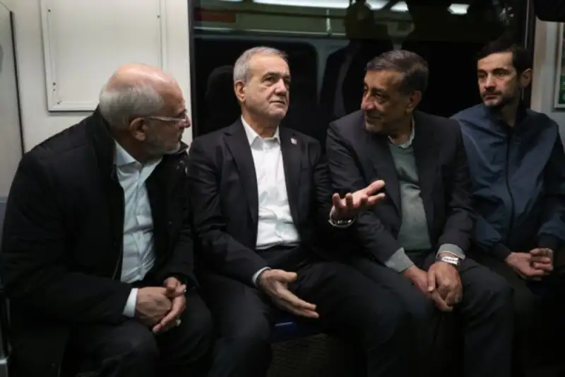 پزشکیان: توسعه و گسترش شبکه حمل‌ونقل از اولویت های ماست