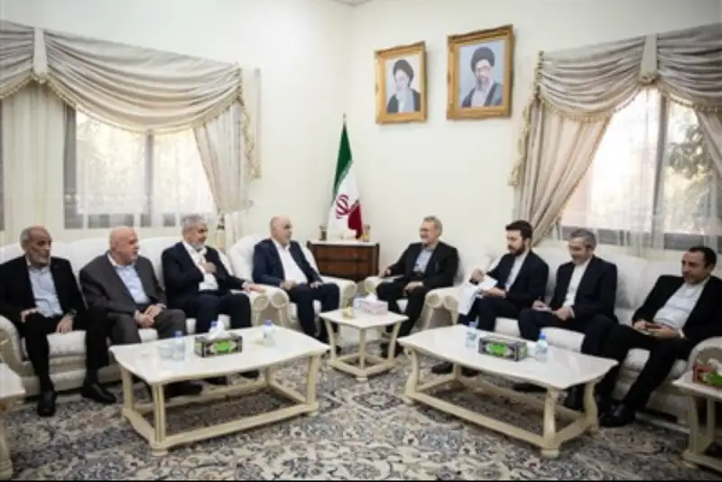 دیدار جمعی از رهبران حماس با لاریجانی در دوحه