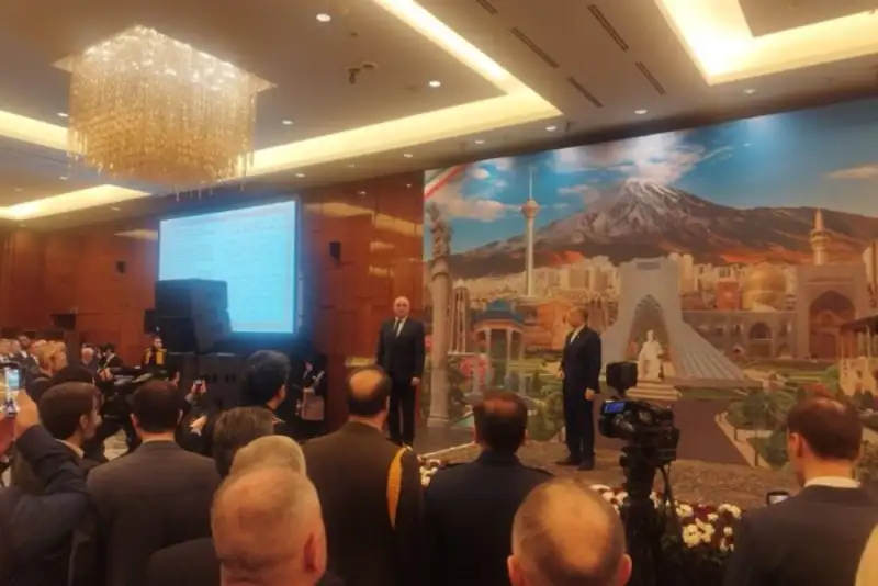 مسکو: کنار ایران می‌مانیم، تحریم‌ها بی‌اثر است