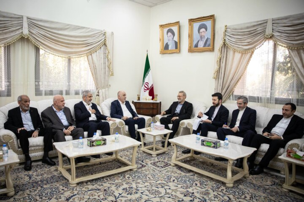 לריג'אני נפגש עם מנהיגי חמאס בדוחא