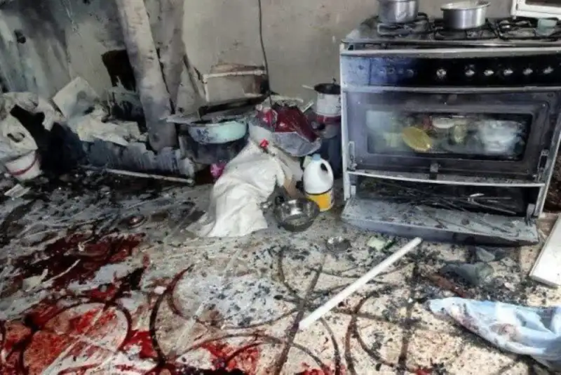 انفجار مهیب مواد محترقه ساختمان دو طبقه را فرو ریخت