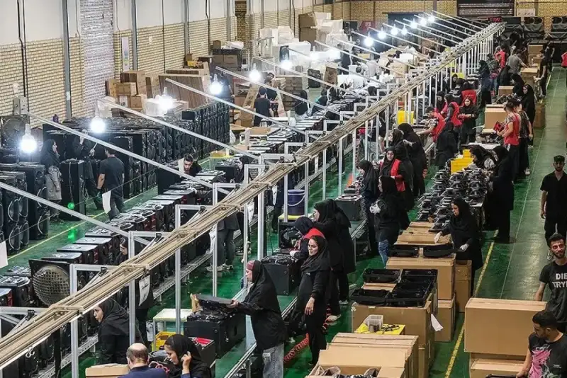 شامخ صنعت در کف هفت‌ماهه؛ صادرات در سراشیبی پانزده‌ماهه