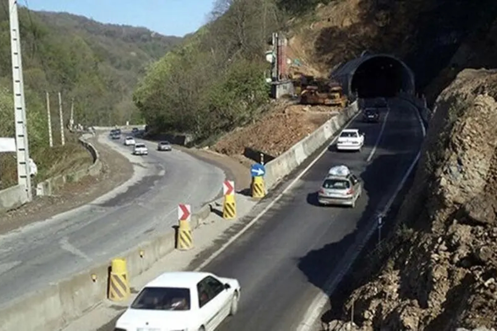 جاده هراز دو طرفه شد