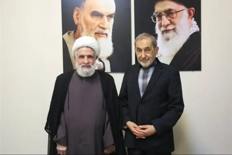 جمهوری اسلامی ایران سبب احیای دین در برابر شرق و غرب شده است