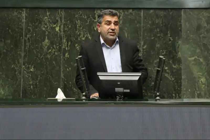 رئیس کمیسیون اجتماعی: سفر برخی مدیران به خارج مشکوک است