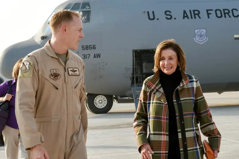 چرا ناوها همزمان با لبخند می‌آیند؟