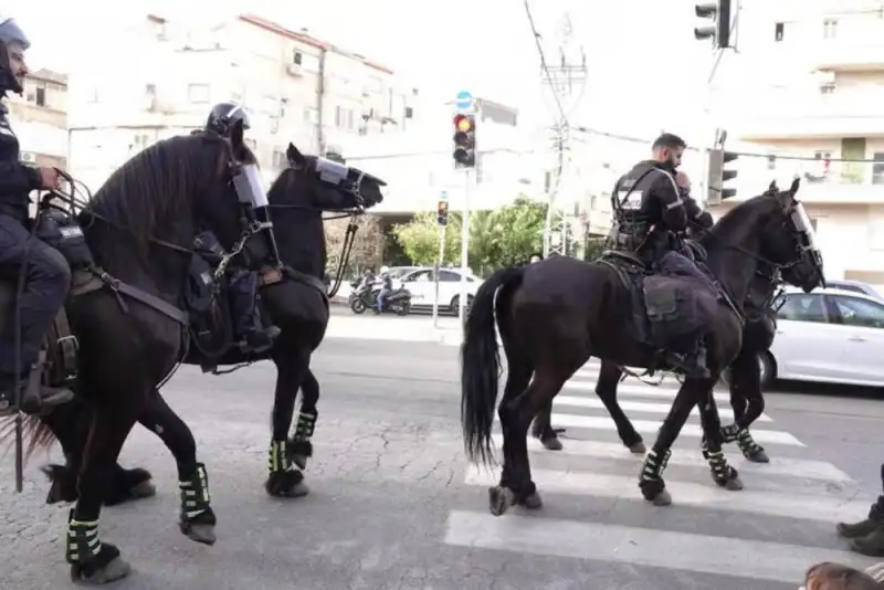 شورش در بنی‌باراک/ نیروهای ارتشی تل‌آویو فرار کردند