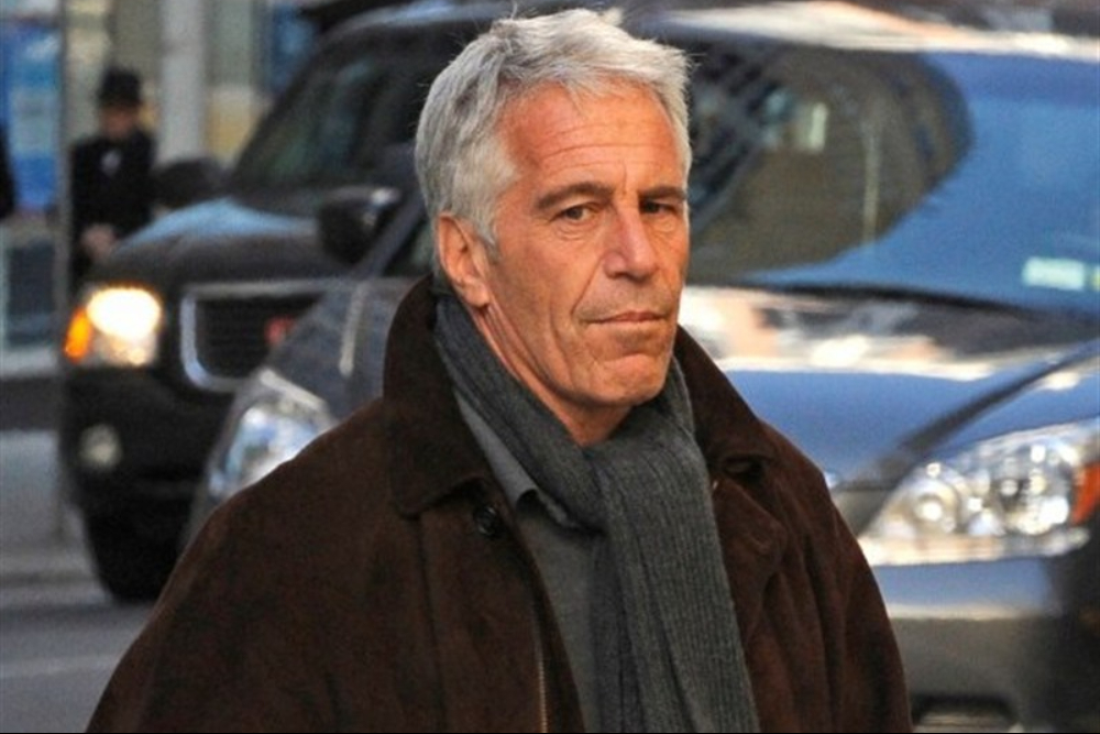 سناتور آمریکایی: جزئیات اسناد اپستین جهان را تکان خواهد داد