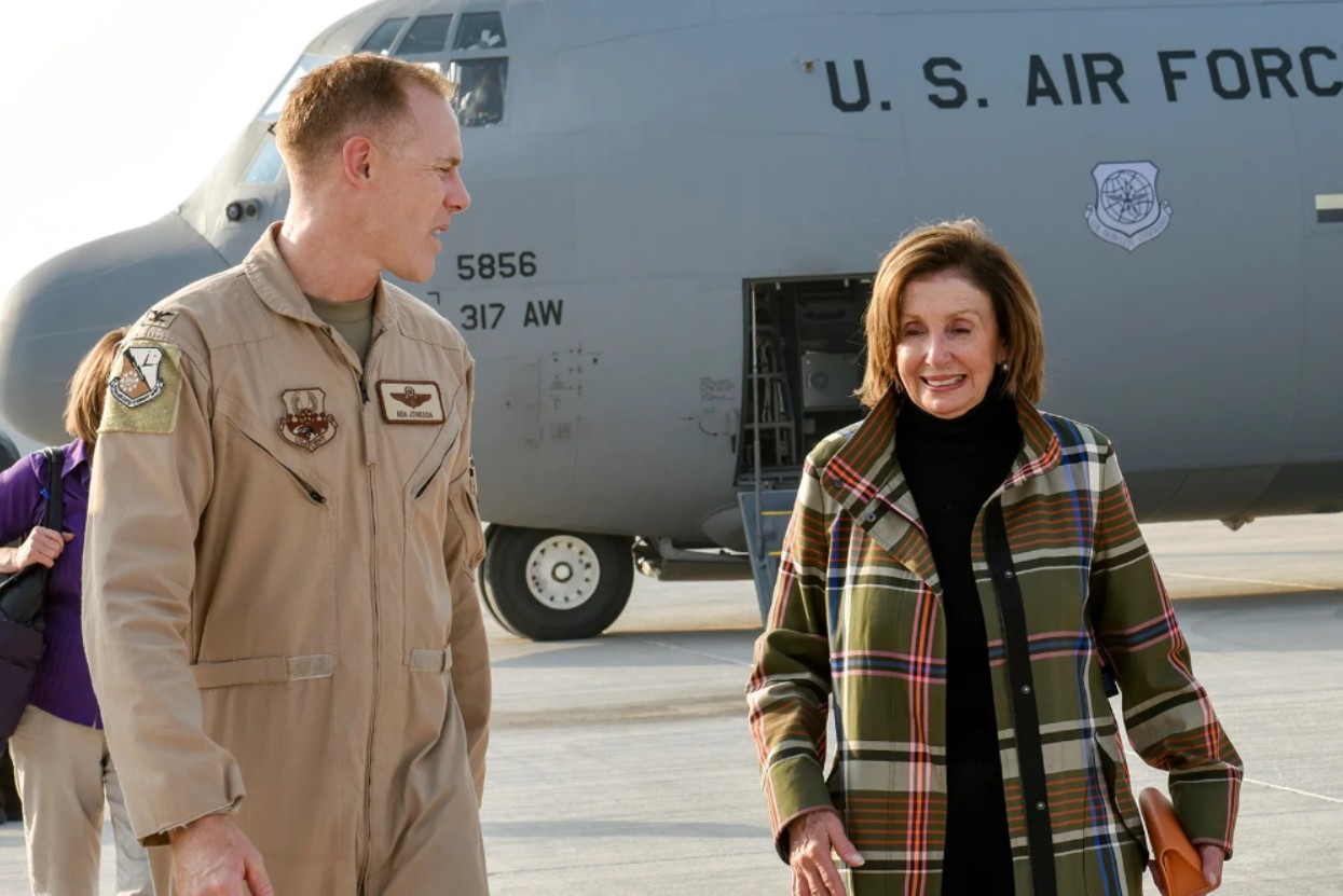 Why Do Warships Arrive with Smiles?