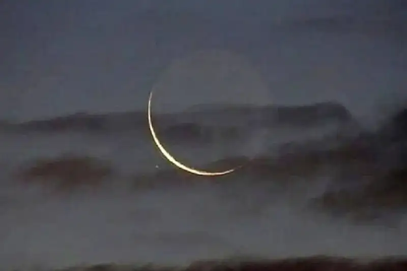 هلال رمضان 1447 فردا شب رؤیت‌پذیر است