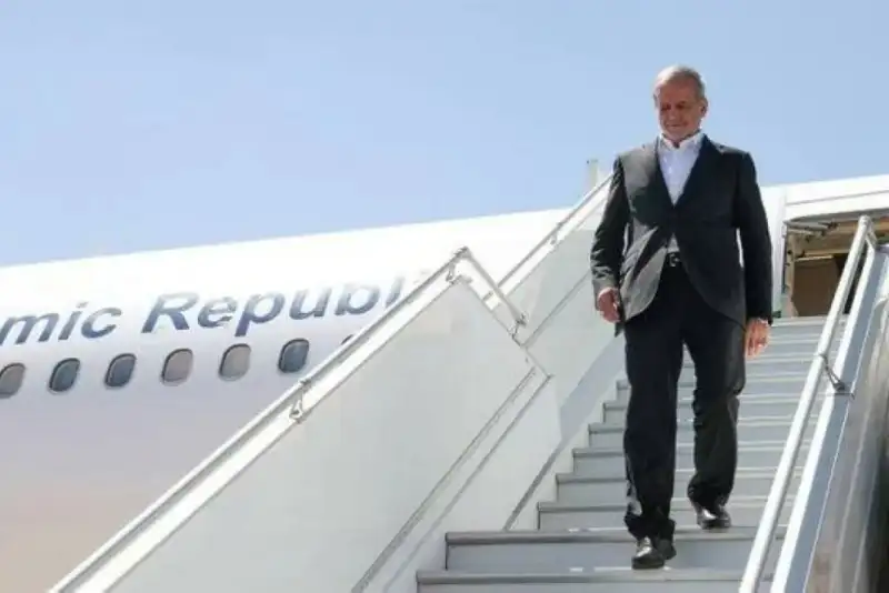 ورود رئیس جمهور مسعود پزشکیان به استان لرستان