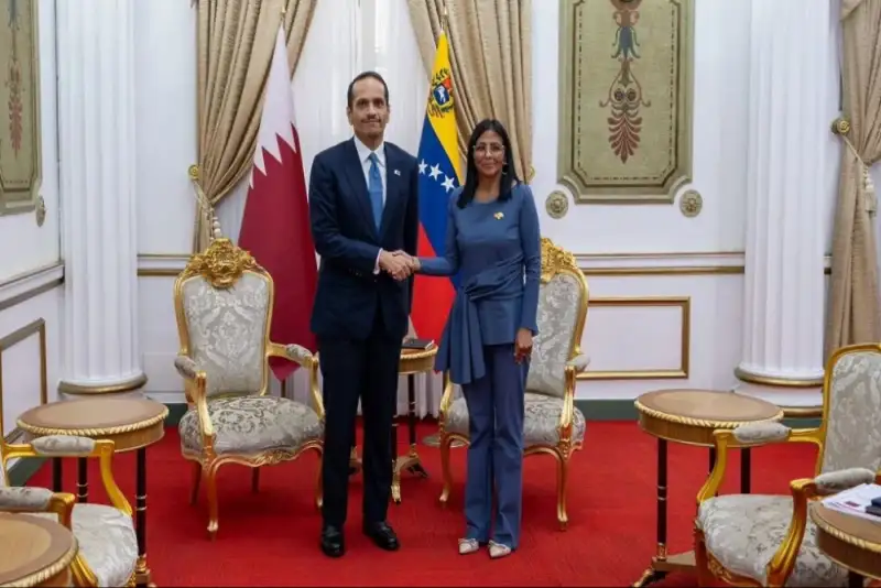 دیدار نخست وزیر قطر با رئیس جمهور موقت ونزوئلا