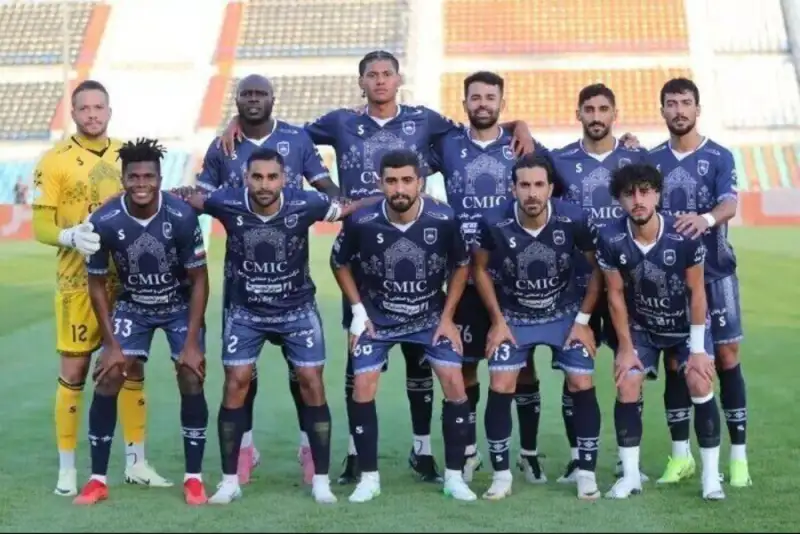 مصاف چادرملو اردکان در خانه با گل‌گهر سیرجان صدرنشین