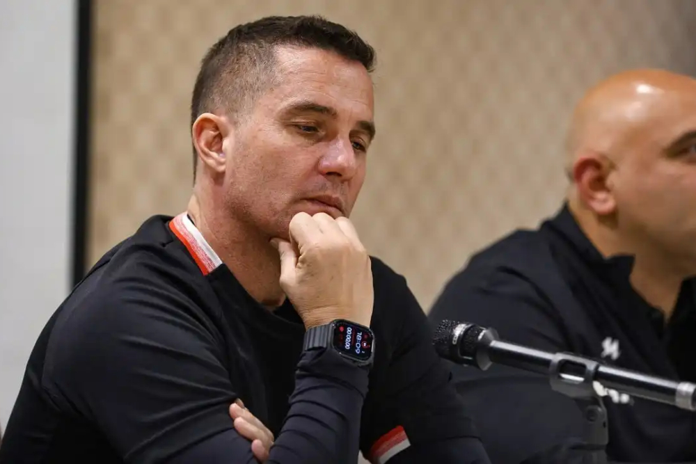 سرمربی پرسپولیس: ناراحتی ما از باخت بیشتر از هواداران است