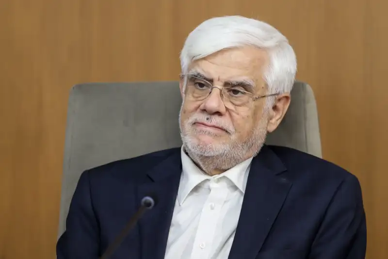 عارف: اولویت دولت تأمین ارز برای بخش خصوصی است