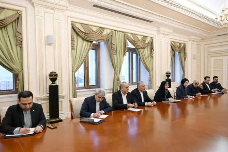 دیدار وزیر راه و شهرسازی ایران با رئیس‌جمهور آذربایجان