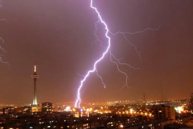 رگبار و رعد و برق در برخی نقاط تهران