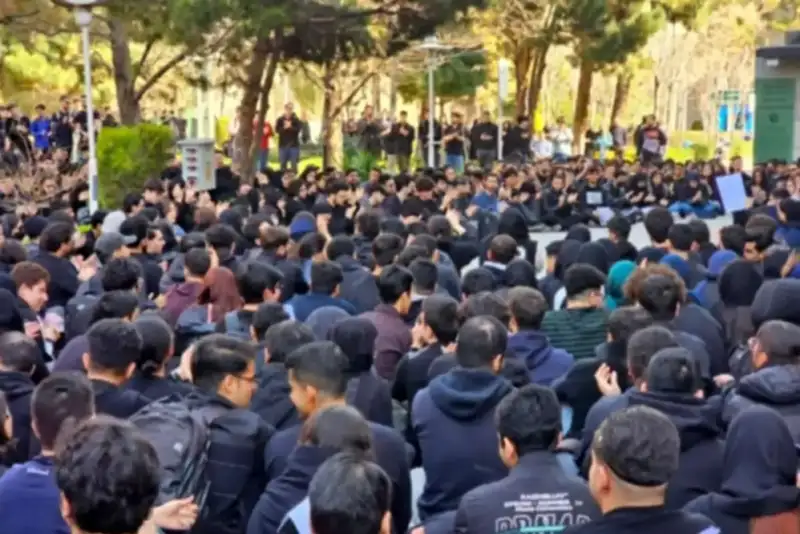 معاون فرهنگی دانشگاه تهران:حضور افراد ناشناس را رد نمی‌کنم