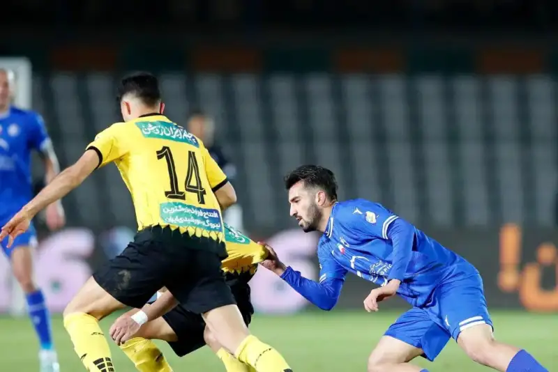 استقلال - فجر سپاسی بدون حضور تماشاگران