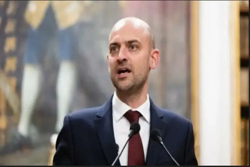 پاریس: خواستار ممنوعیت تردد دریایی روسیه هستیم