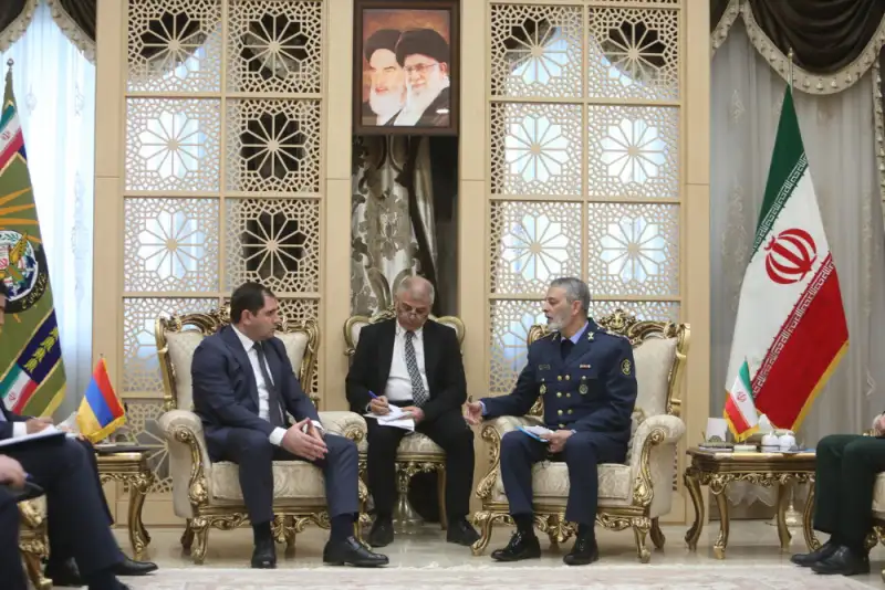 سرلشکر موسوی: آماده توسعه همکاری‌های نظامی با نیروهای مسلح ارمنستان هستیم