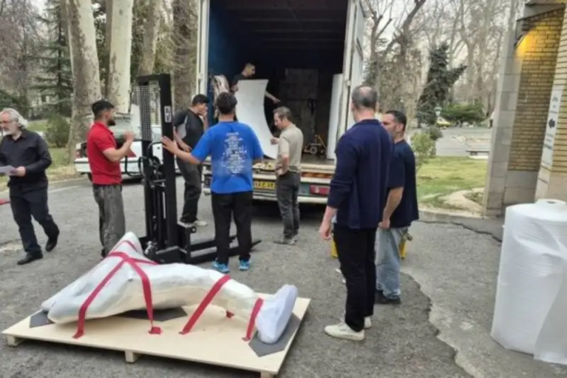 انتقال مجسمه «بهمن محصص» به موزه هنرهای معاصر