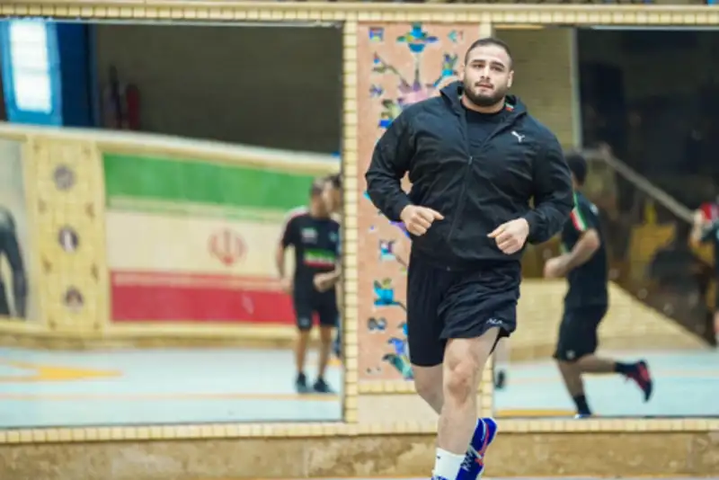 تیم کشتی فرنگی ایران عازم تیرانا شد؛ سنگین‌وزن ایران مصدوم است