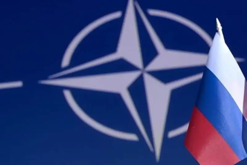 شناسایی یک هواپیمای جاسوسی وابسته به ناتو بر فراز دریای سیاه