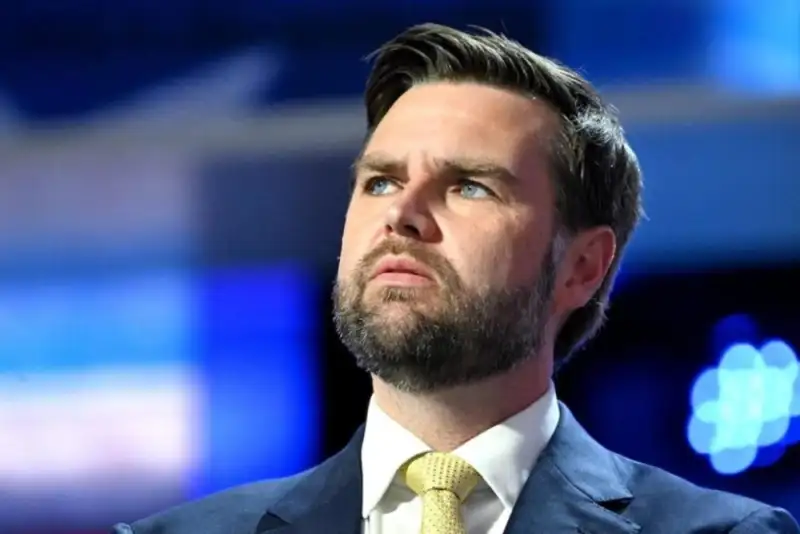 ونس: گزینه دیپلماتیک را در قبال ایران ترجیح می‌دهیم