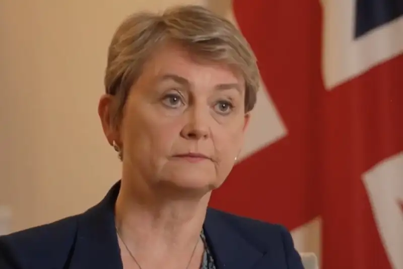 واکنش وزیرخارجه انگلیس به درگیری افغانستان و پاکستان