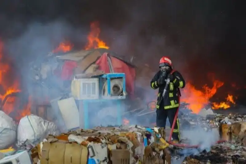 ماجرای انتشار دود غلیظ در آسمان قم چه بود؟