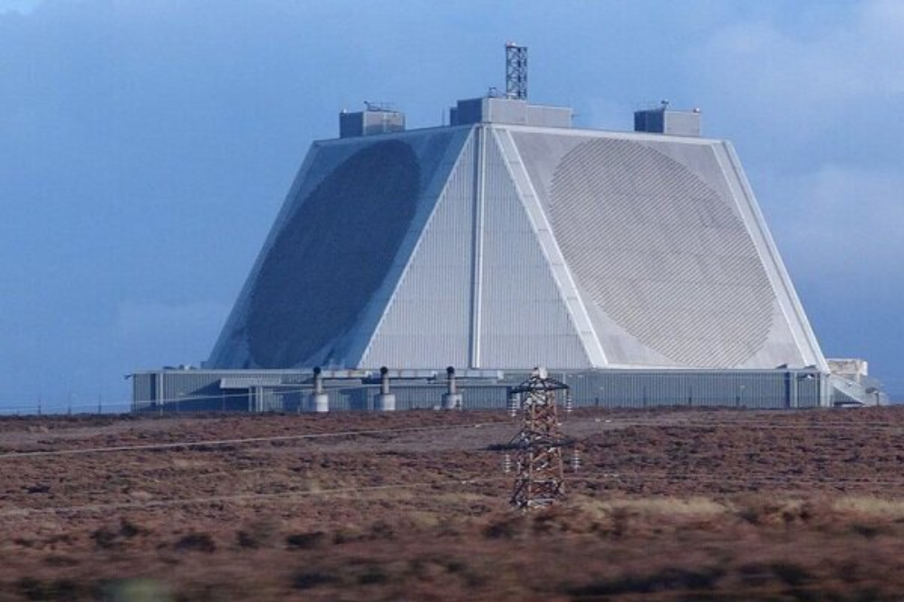 המכ"ם האמריקאי FP132, עם טווח של 5000 קילומטרים, הושמד.