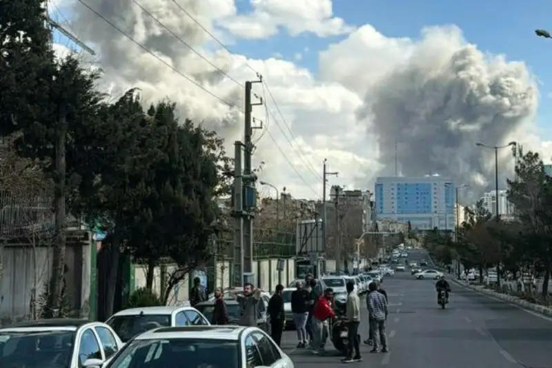 انفجار در تهران ومناطق مختلف پایتخت/1045 نفر در حملات تروریستی دشمن