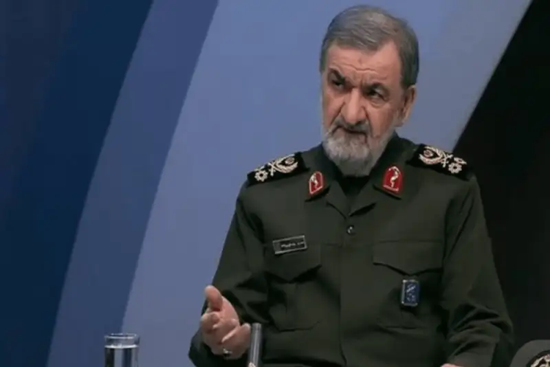 سرلشکر رضایی: در وعده صادق4  به پایگاه‌های آمریکایی- اسرائیلی آسیب بزرگی وارد کردیم