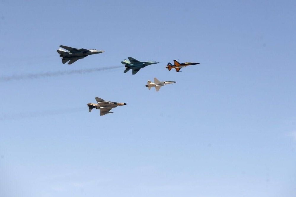 Истребители ВВС Ирана нанесли удары по американским базам в регионе