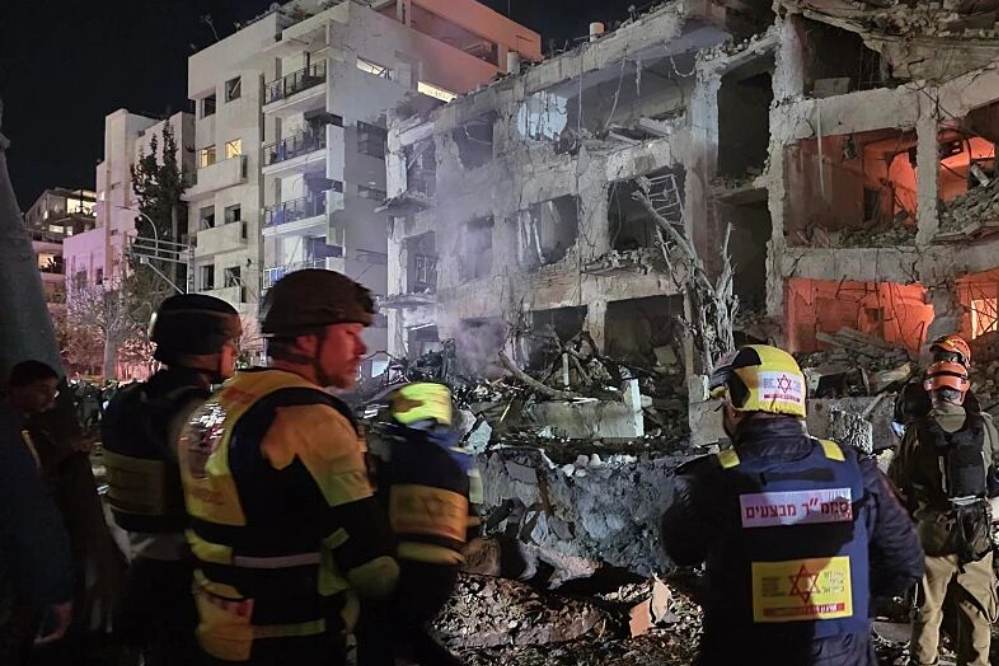 گزارش تصویری از اصابت موشک های ایرانی به قلب تل‌آویو