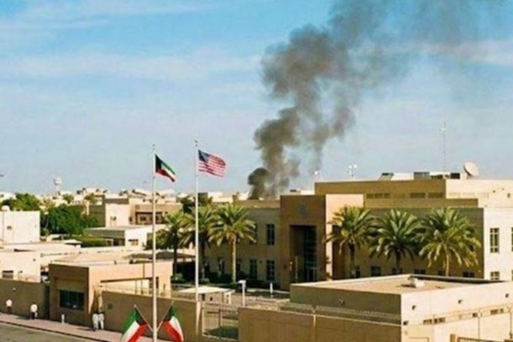Здание посольства США в Кувейте подверглось удару
