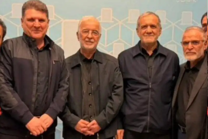 حضور پزشکیان در ستاد انتخابات کشور