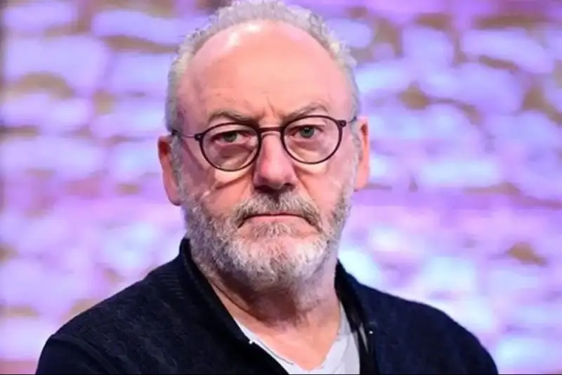 لیام کانینگهام: هرکسی کشتار کودکان ایرانی را نادیده بگیرد روانی است