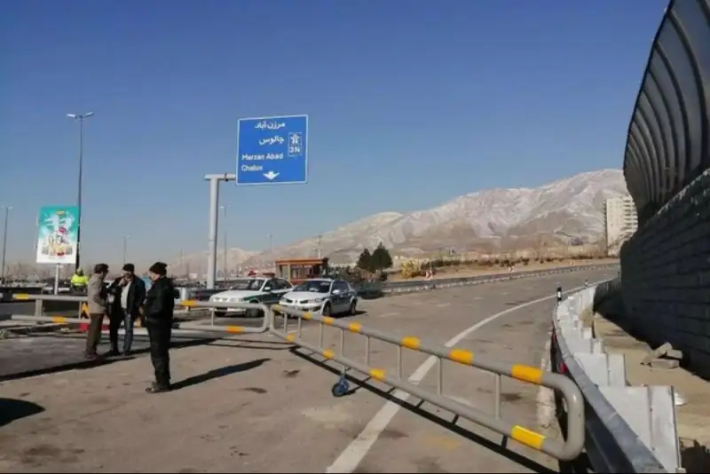 جاده چالوس برای تخلیه بار ترافیکی مسدود شد