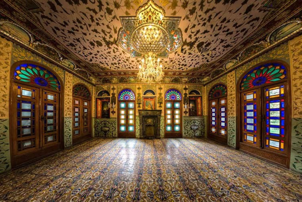 انتقال اشیای تاریخی کاخ گلستان به مخازن امن