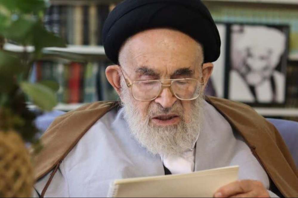 آیت‌الله دستغیب شیرازی: مومنین به عزاداری خود ادامه دهند